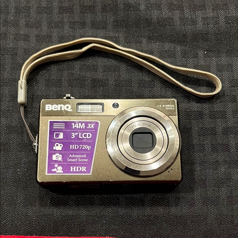 BenQ 14MP Digital Camera - Bronze